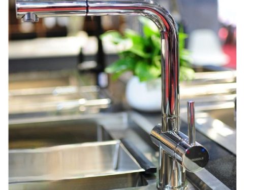 Vòi rửa chén bát Eurogold EUF220BR - có dây rút